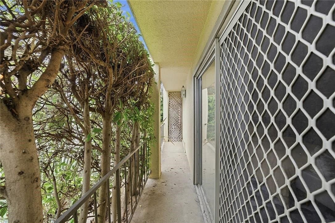Santa Monica Condo: 2311 4th St, Santa Monica, CA 90405