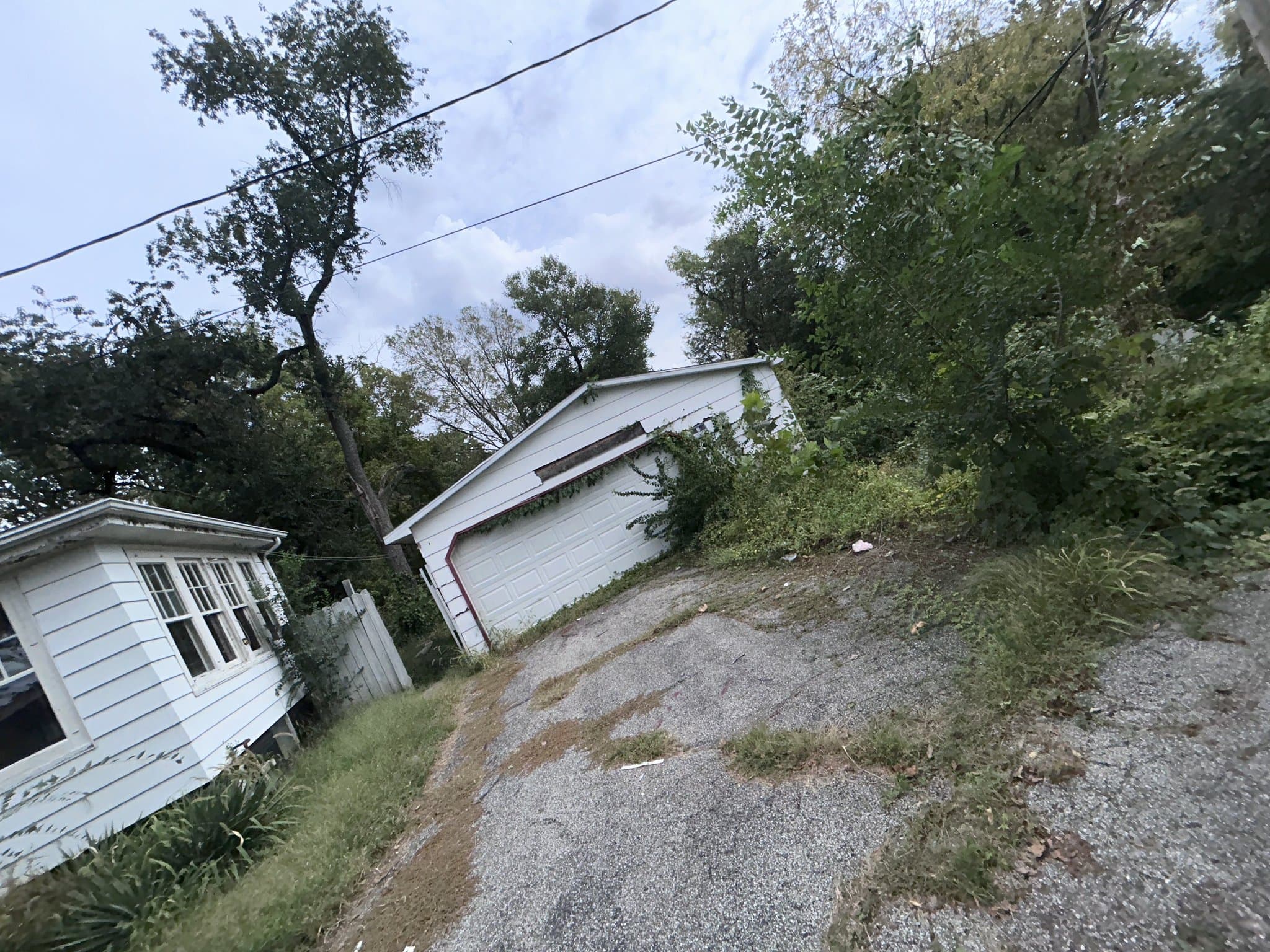 Decatur House: 3975 E William St.