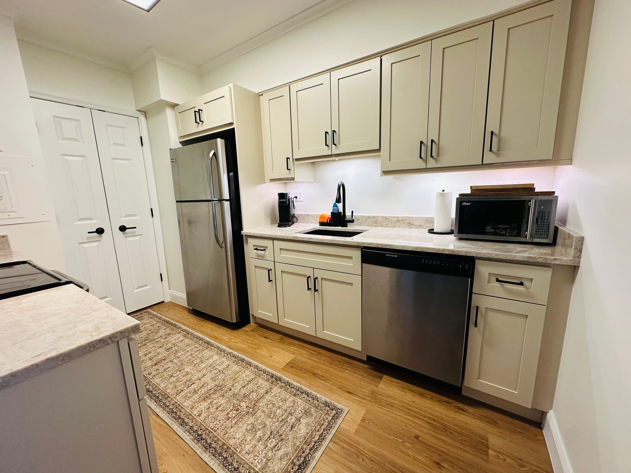 Alexandria Condo: 400 Madison Street