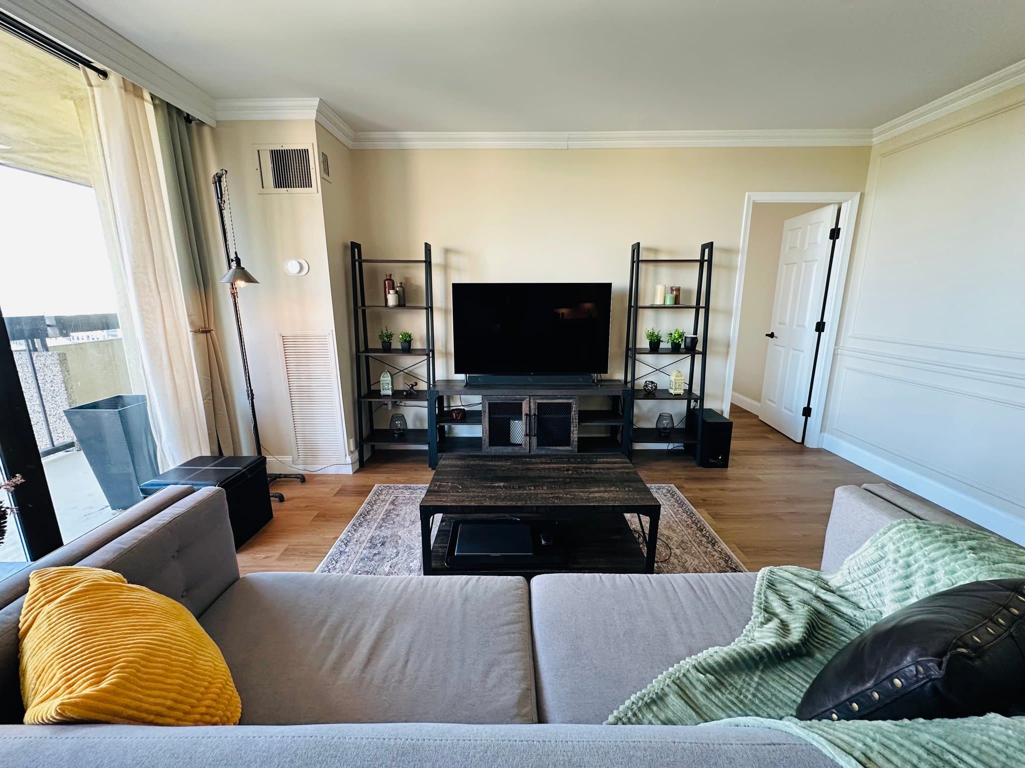 Alexandria Condo: 400 Madison Street