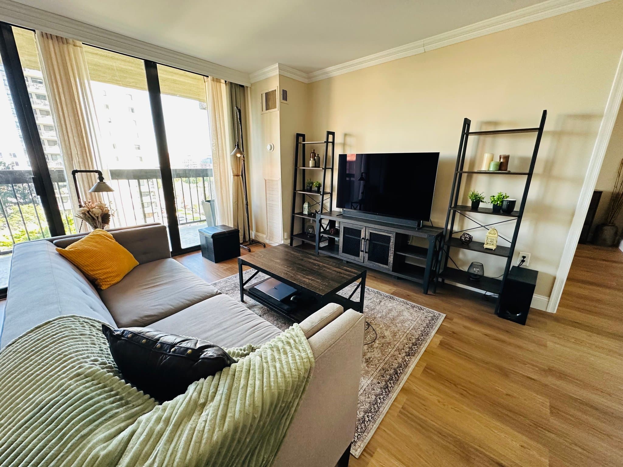 Alexandria Condo: 400 Madison Street
