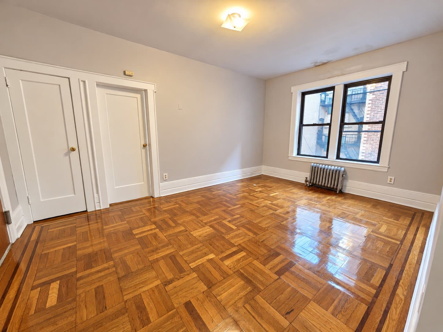 Newark Apartment: 218 Highland Ave