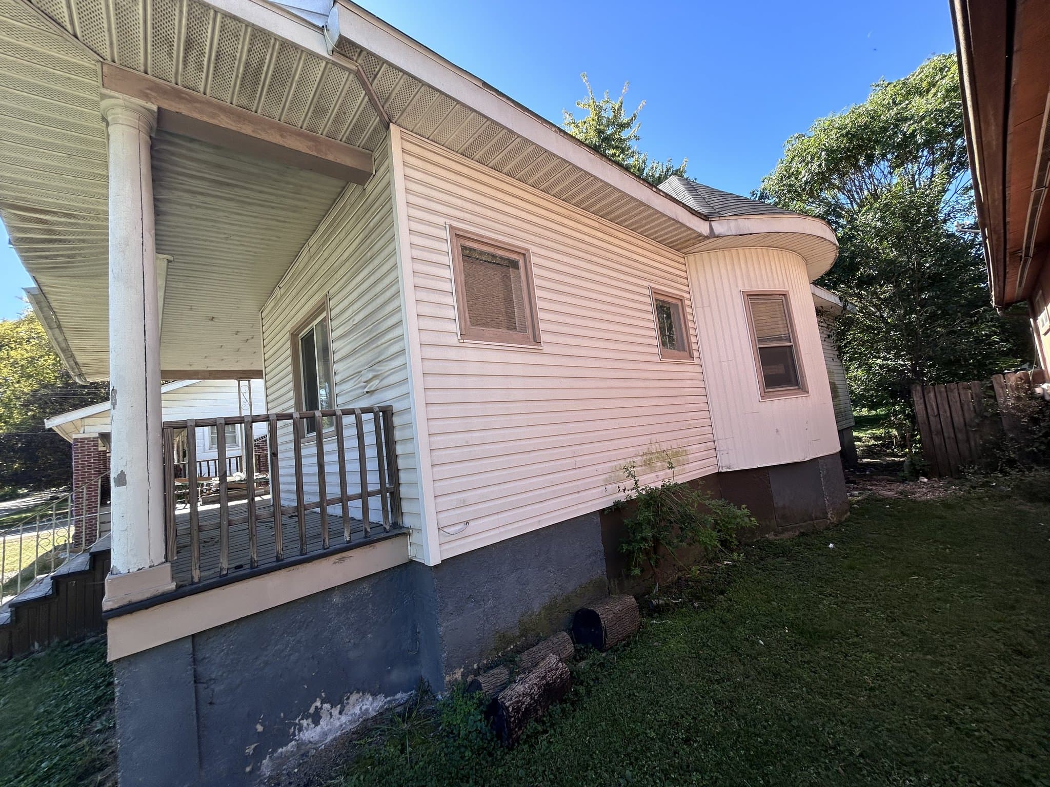 Decatur House: 2015 N Union St.