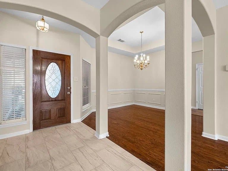 San Antonio House: 6353 Parkland Oaks Dr