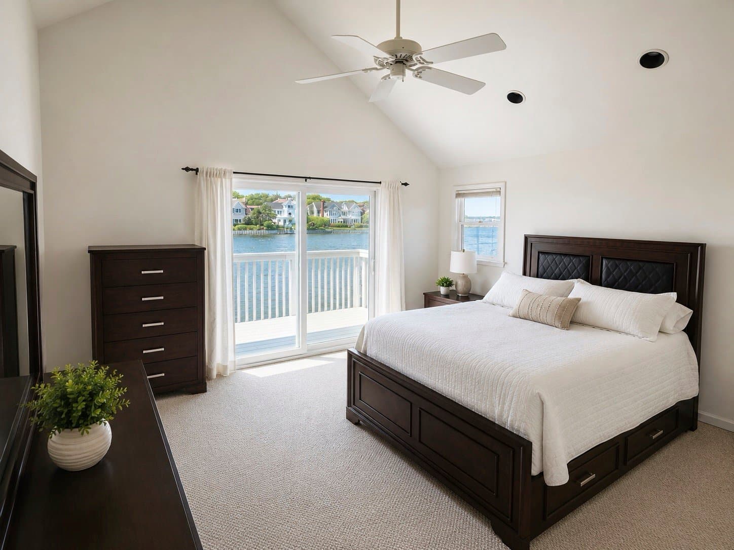 Sea Bright House: 12 Badminton Ct
