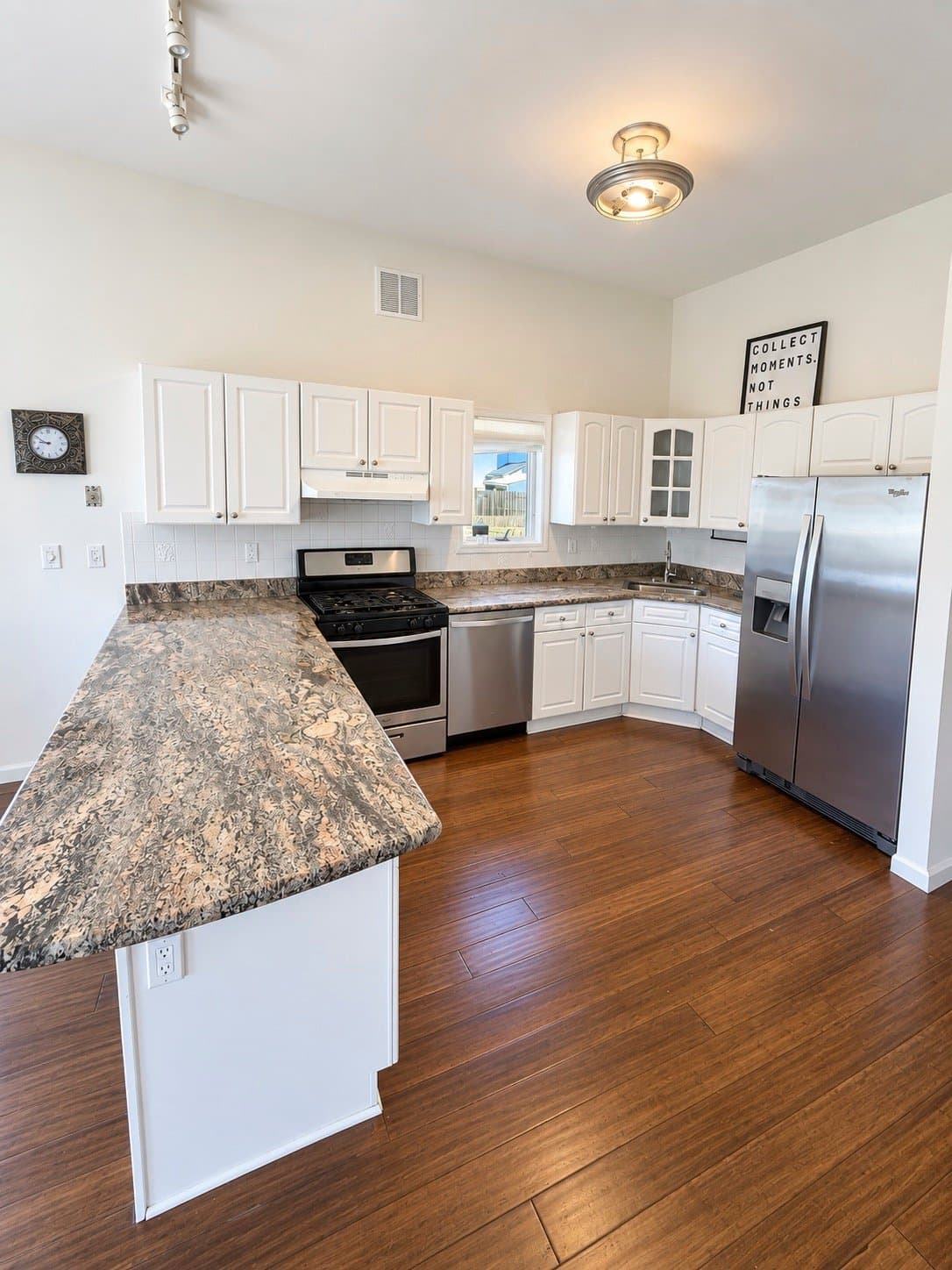 Sea Bright House: 12 Badminton Ct