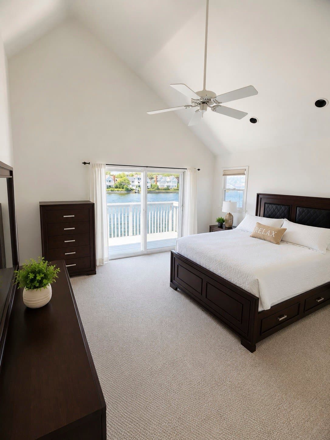 Sea Bright House: 12 Badminton Ct