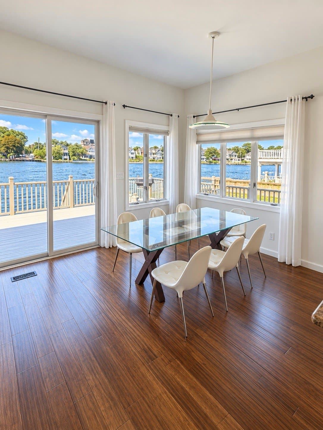 Sea Bright House: 12 Badminton Ct