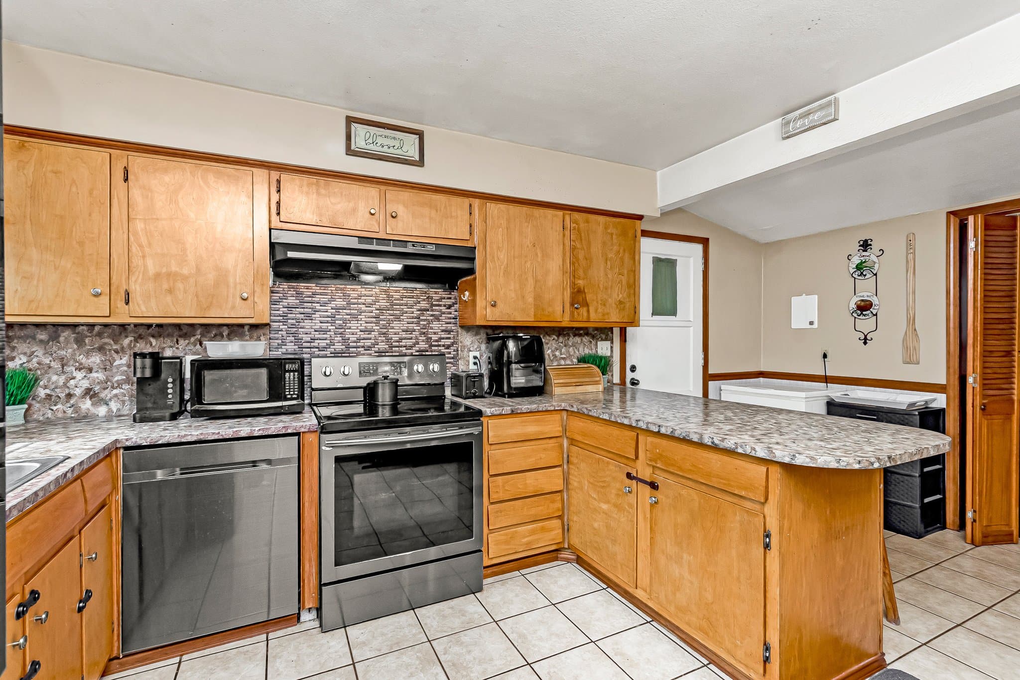 Baton Rouge House: 3235 Oakcrest Dr