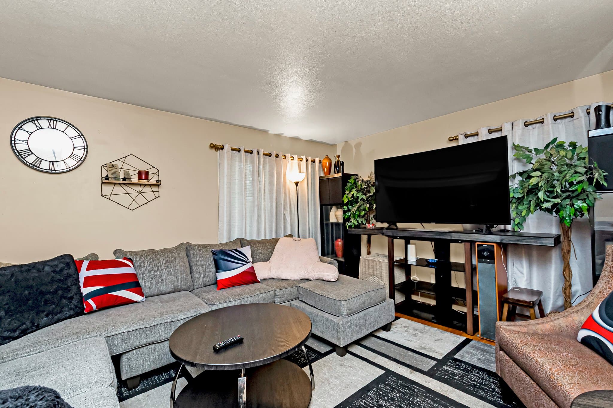 Baton Rouge House: 3235 Oakcrest Dr