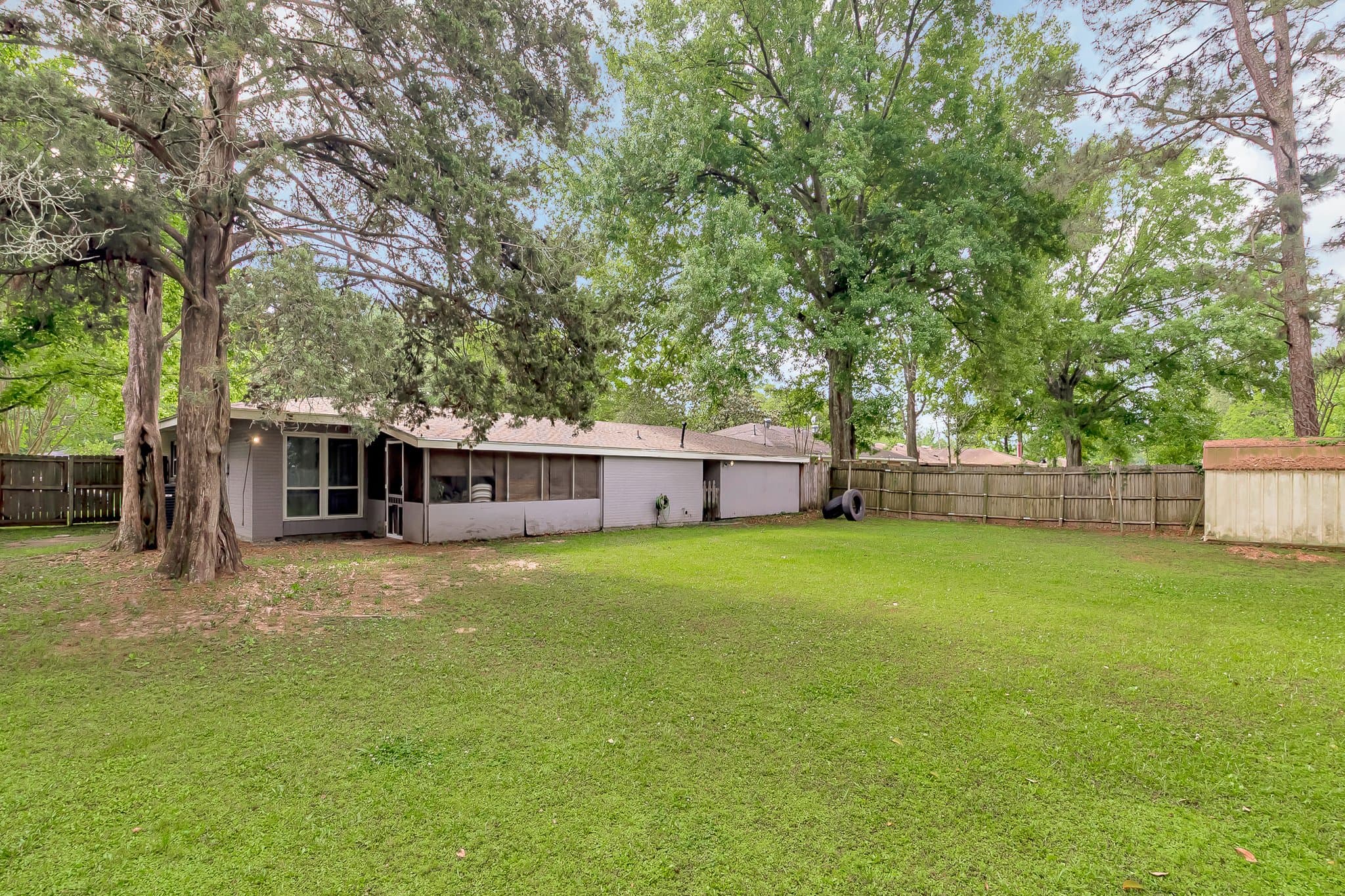 Baton Rouge House: 3235 Oakcrest Dr
