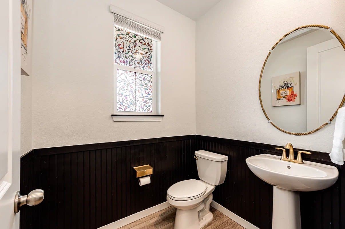 Aurora House: 24503 E Walsh Ave