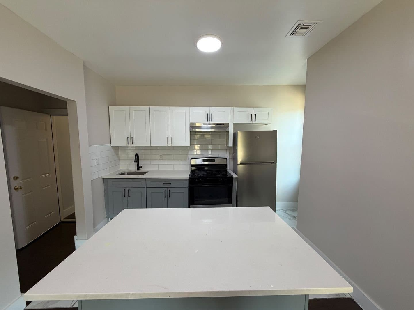 Newark House: 358 Peshine ave