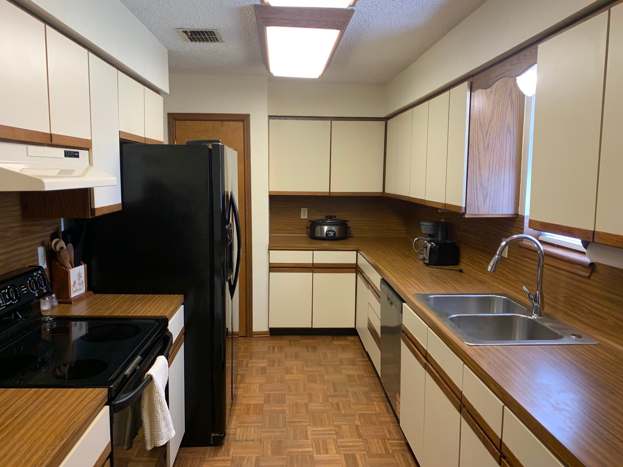 Harlingen Condo: 1000 Camelot Dr