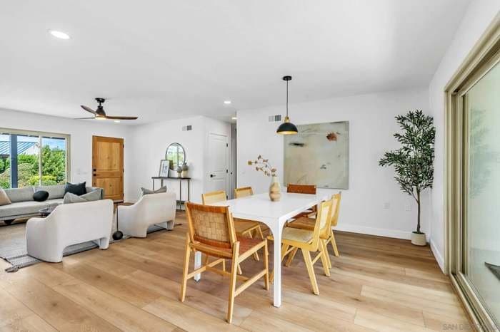 San Diego House: 12127 Santiago Rd W