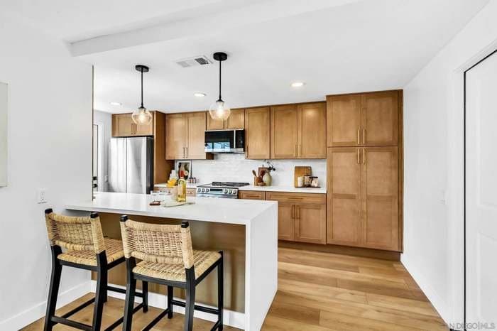 San Diego House: 12127 Santiago Rd W