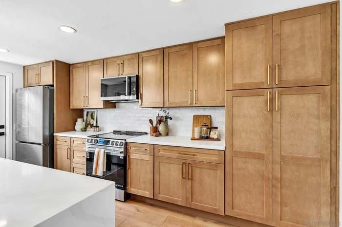 San Diego House: 12127 Santiago Rd W