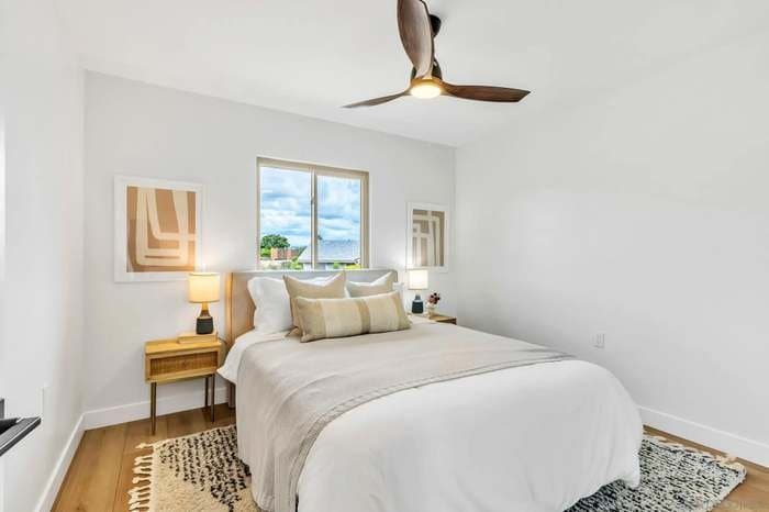 San Diego House: 12127 Santiago Rd W