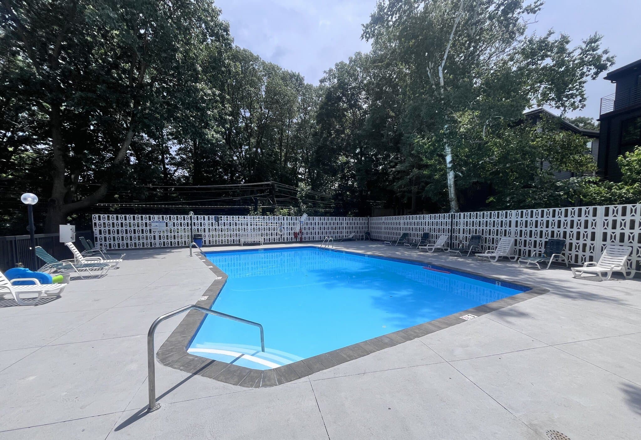 Brookline Apartment: 101 Monmouth St.