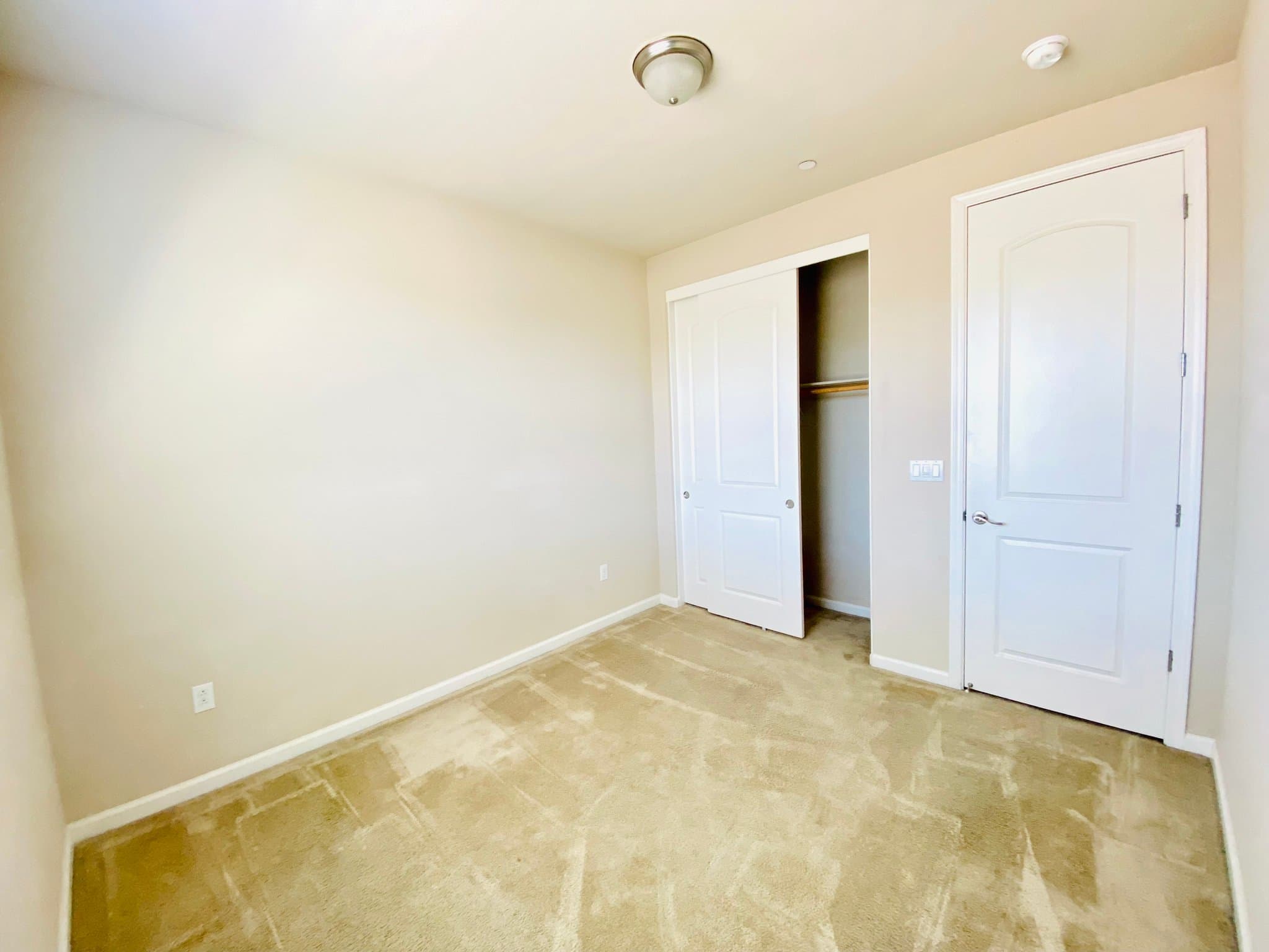 East Palo Alto House: 910 Montage Circle