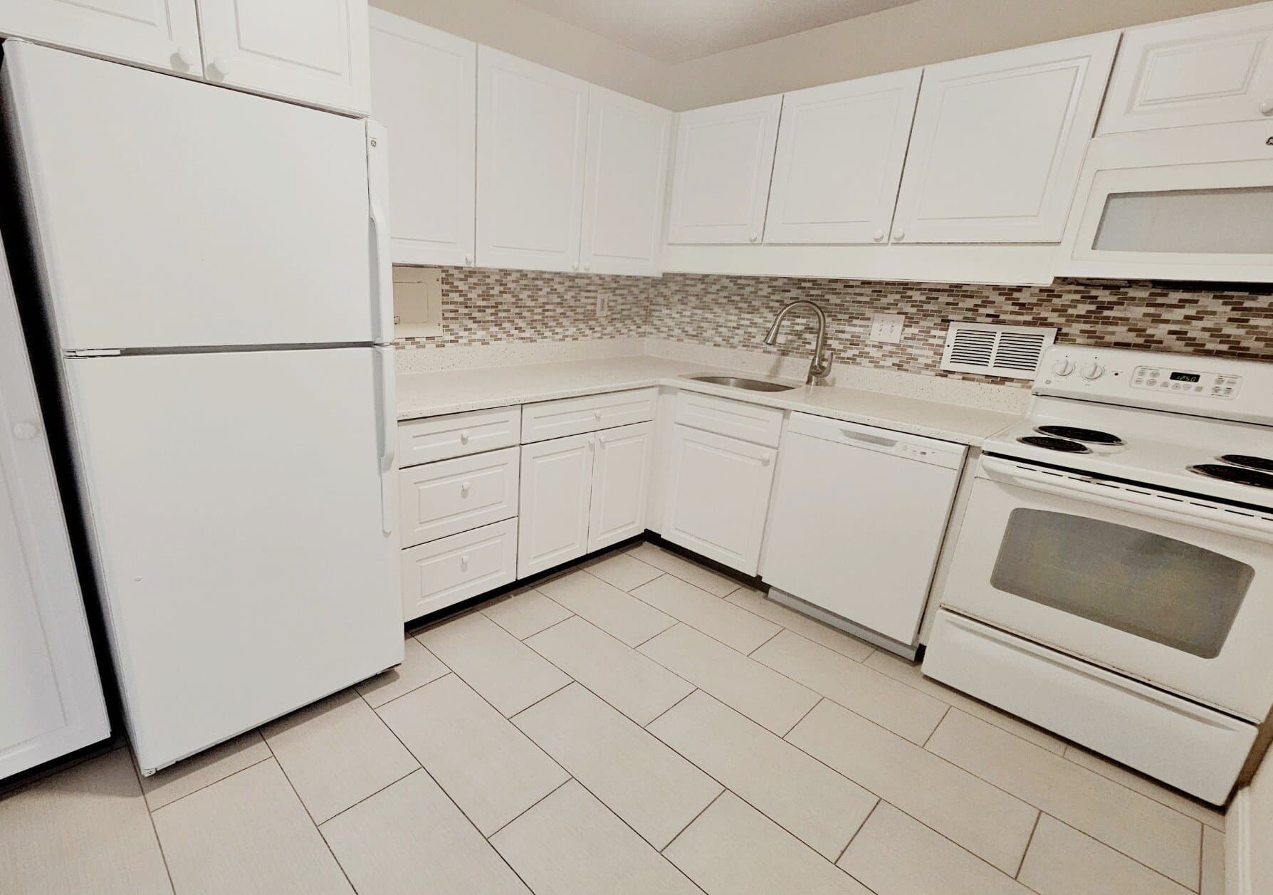 Brookline Apartment: 101 Monmouth St.