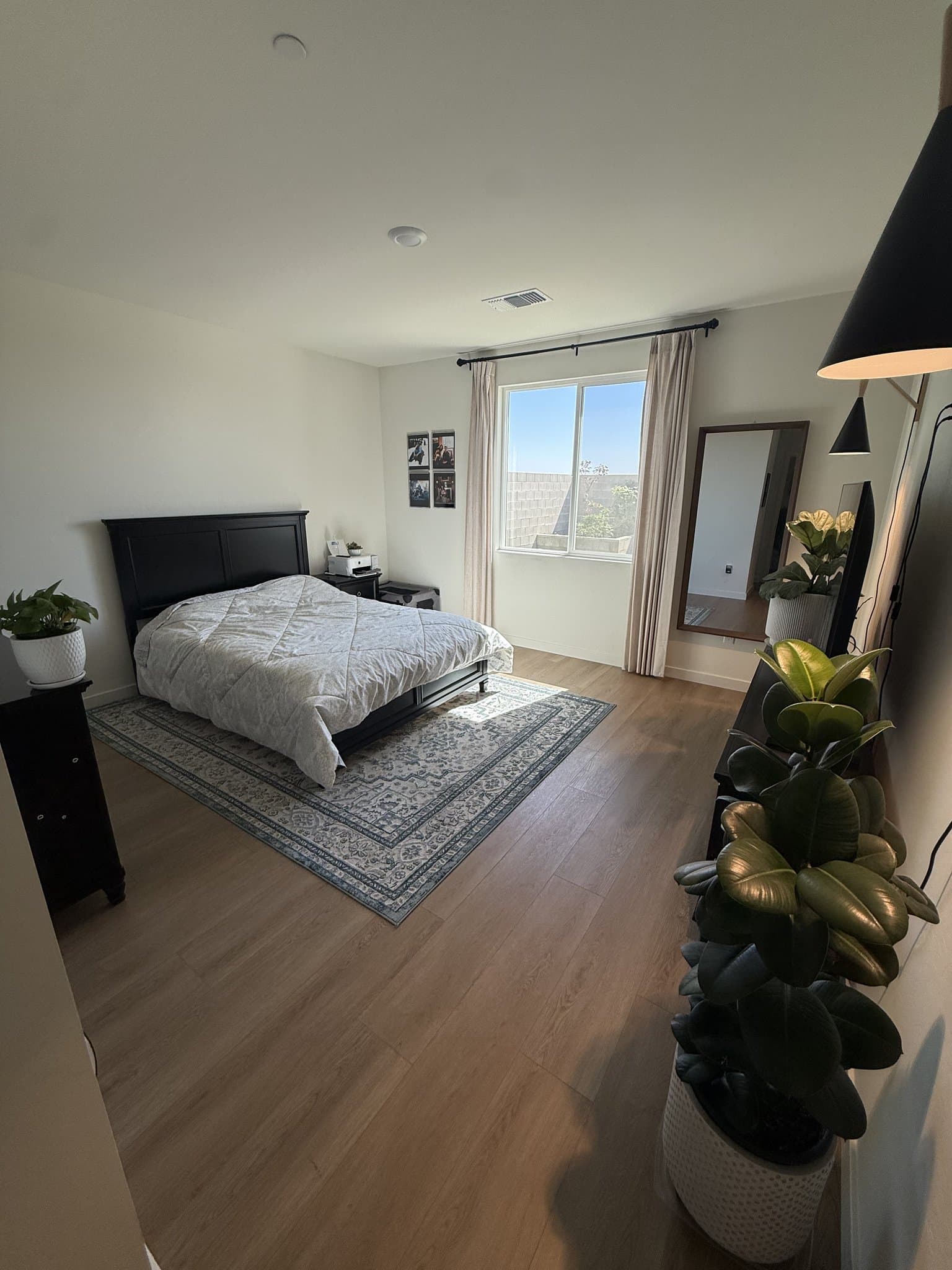 Bakersfield House: 12701 Petaluma Ct