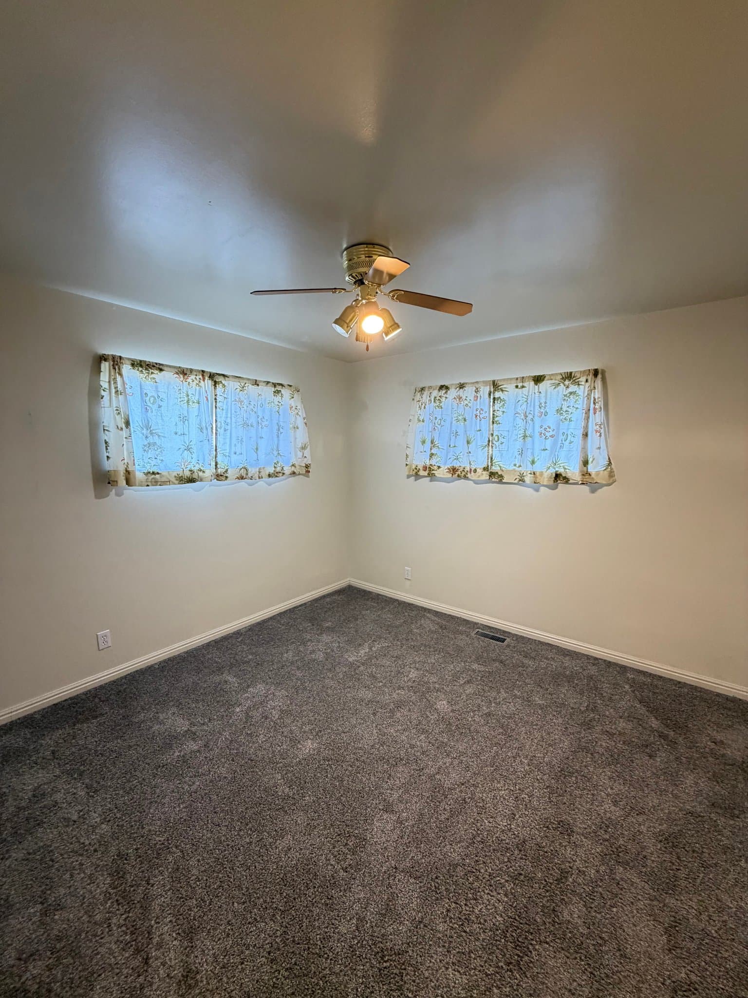 Salt Lake City House: 5015 W Hoopes St