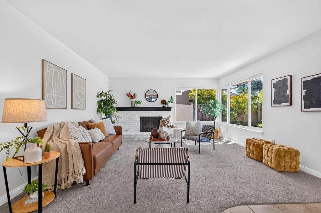 San Diego House: 11242 Capilla Rd