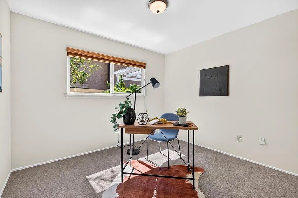 San Diego House: 11242 Capilla Rd