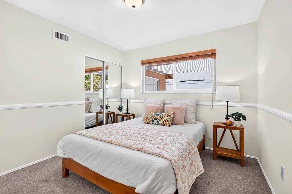 San Diego House: 11242 Capilla Rd