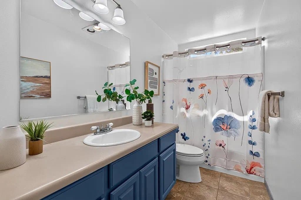 San Diego House: 11242 Capilla Rd