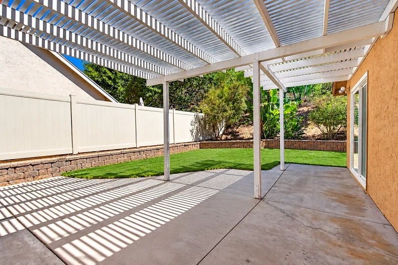 San Diego House: 11242 Capilla Rd