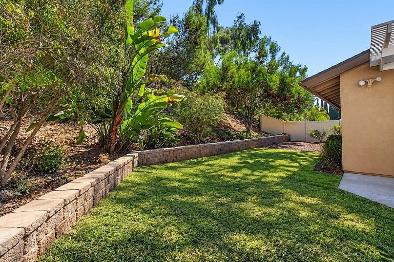 San Diego House: 11242 Capilla Rd