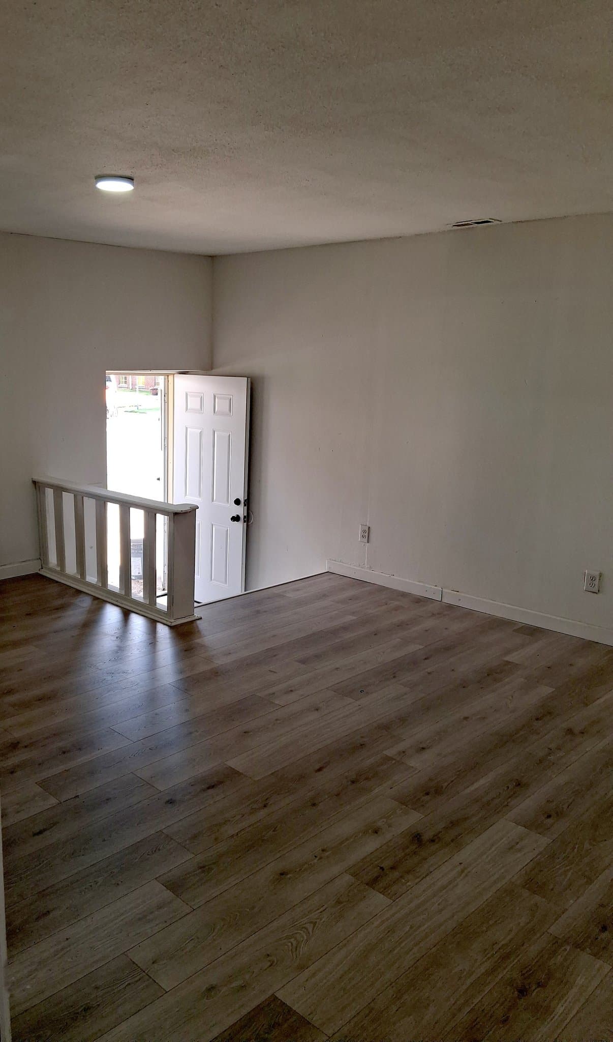 Huntington Condo: 2450 9th Ave