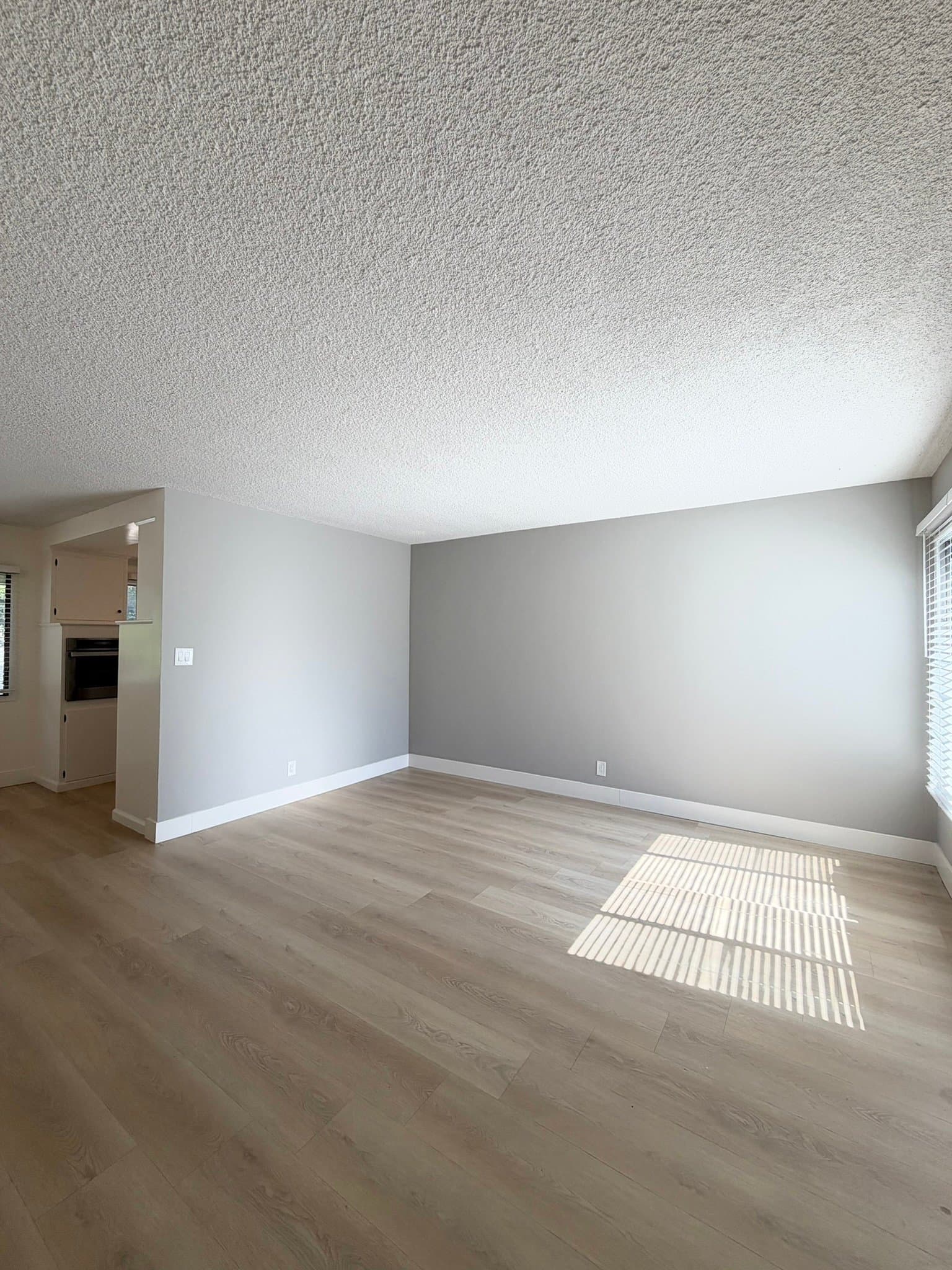 Inglewood Apartment: 420 E Hardy St