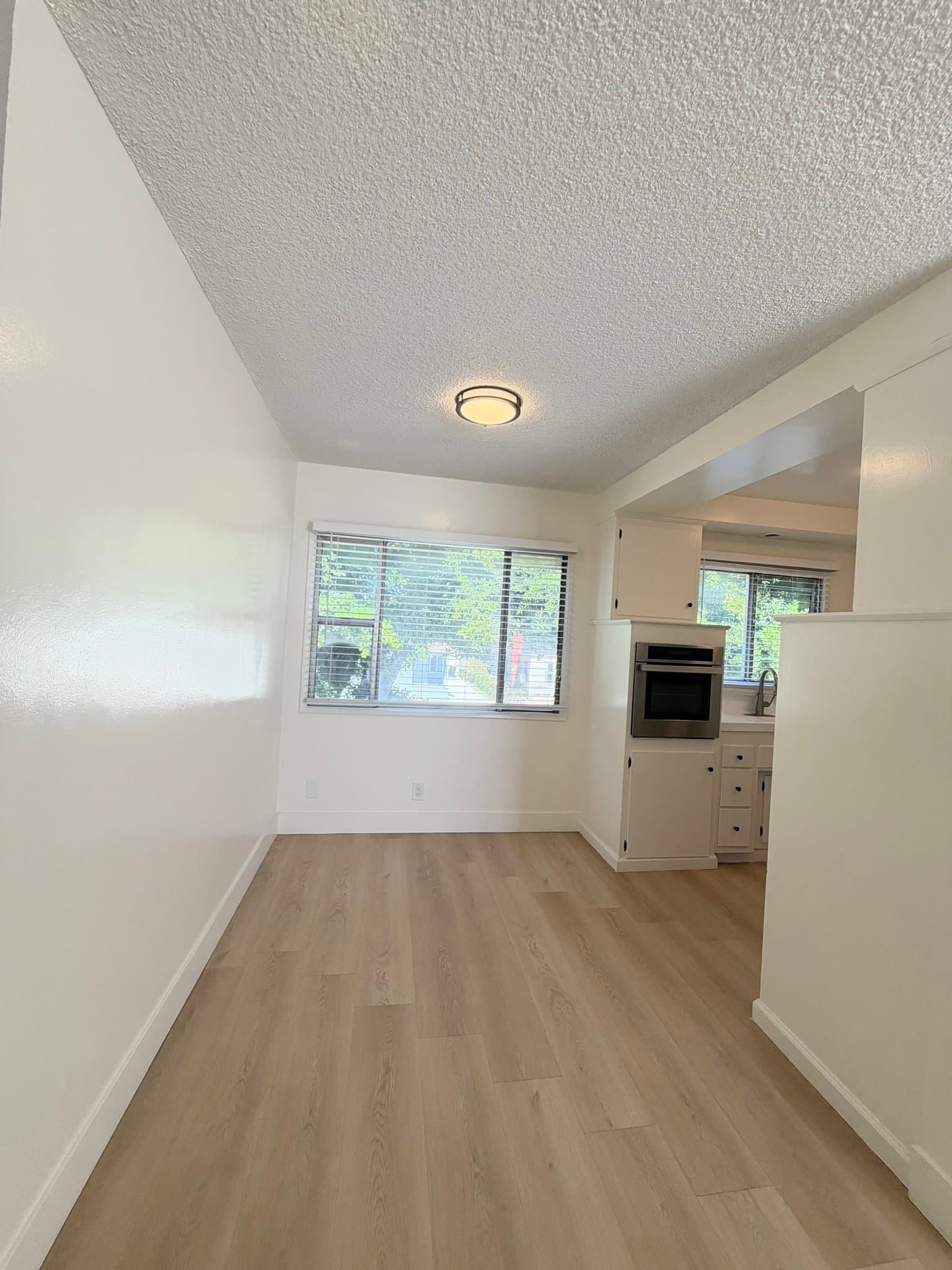 Inglewood Apartment: 420 E Hardy St