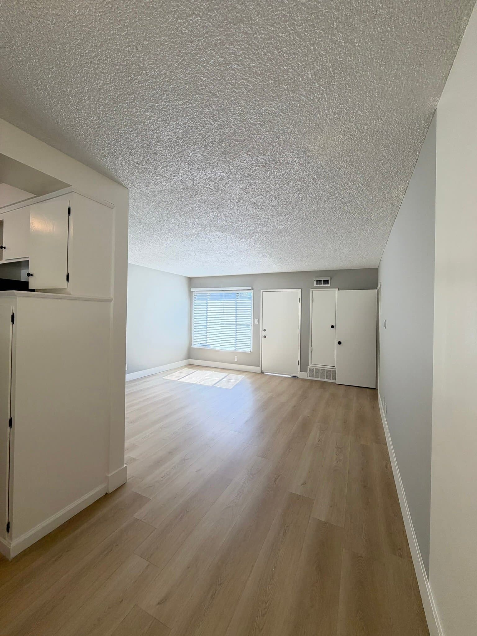 Inglewood Apartment: 420 E Hardy St