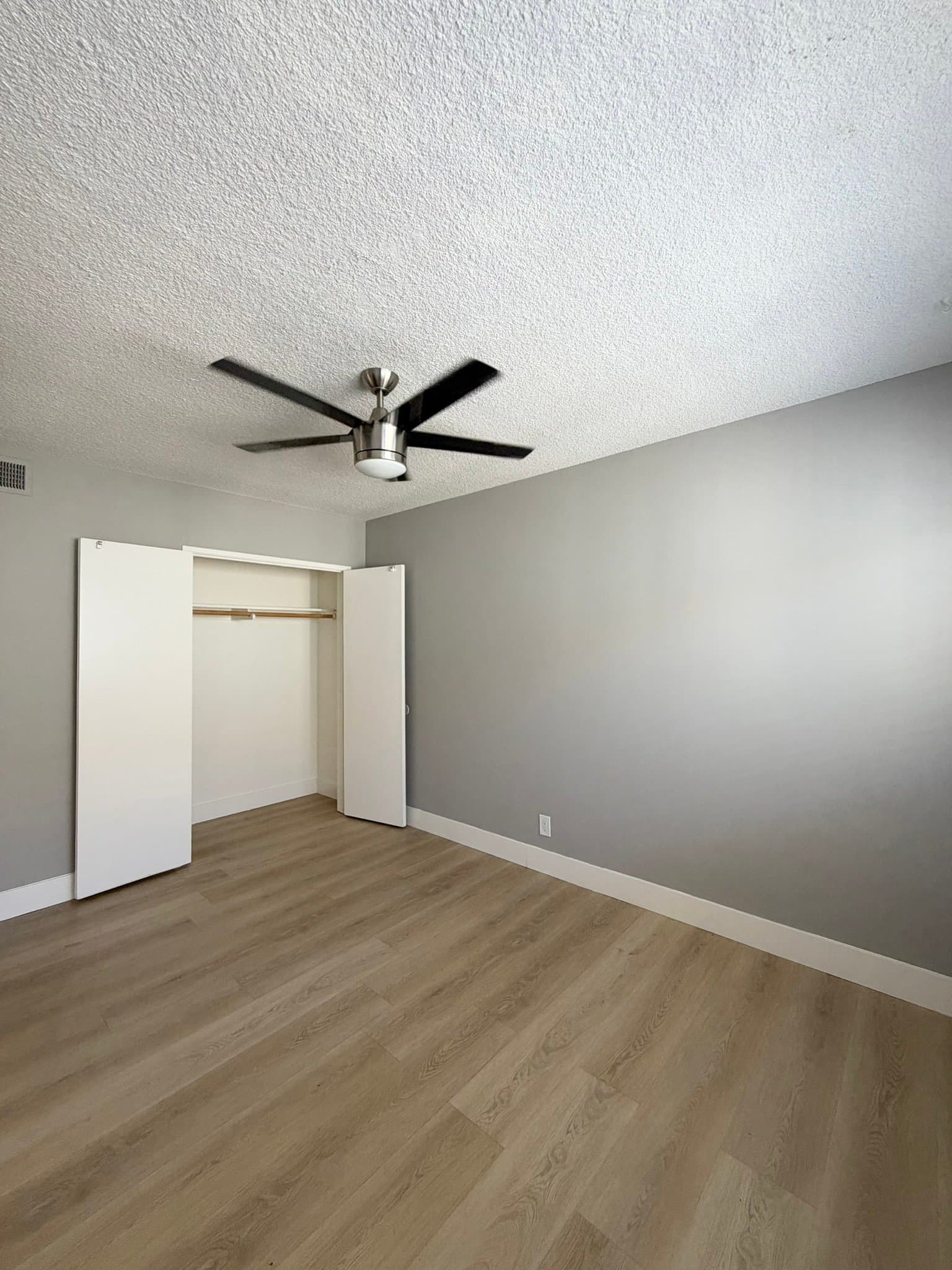 Inglewood Apartment: 420 E Hardy St