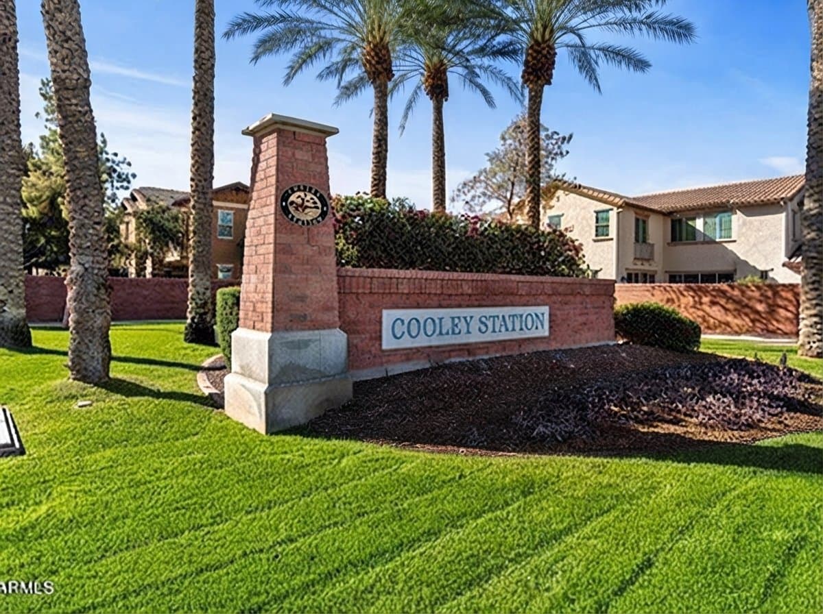 Gilbert Townhome: 3615 E Horace Dr