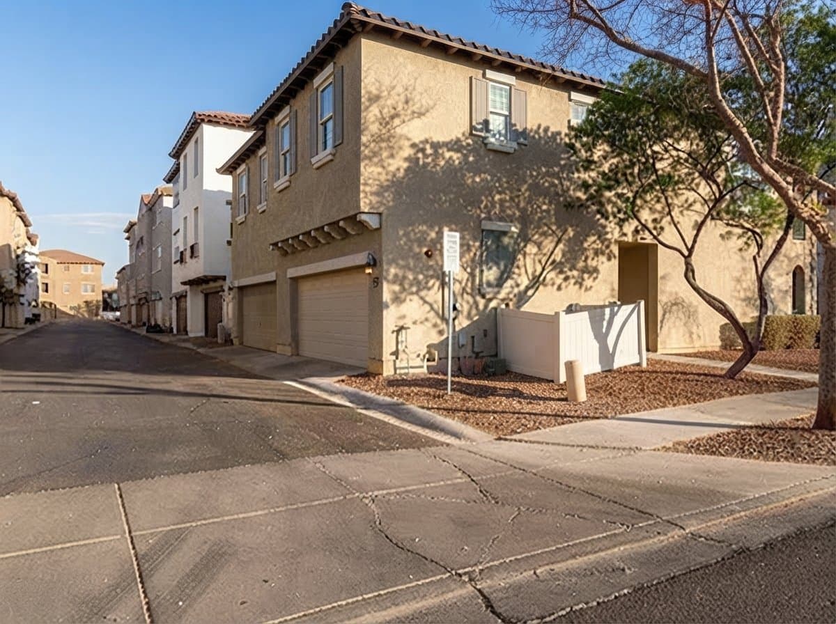 Gilbert Townhome: 3615 E Horace Dr