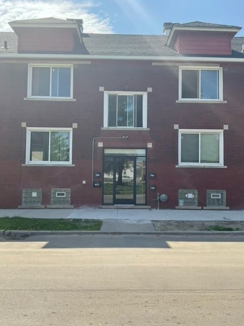 Detroit Condo: 8457 Cahalan