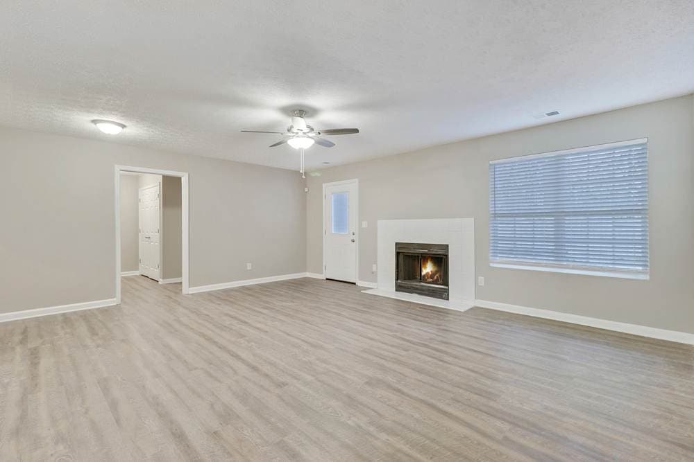 Atlanta House: 627 Waynes Ct Se