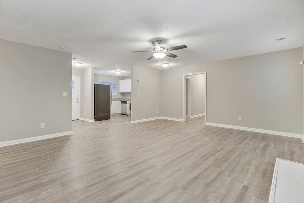 Atlanta House: 627 Waynes Ct Se