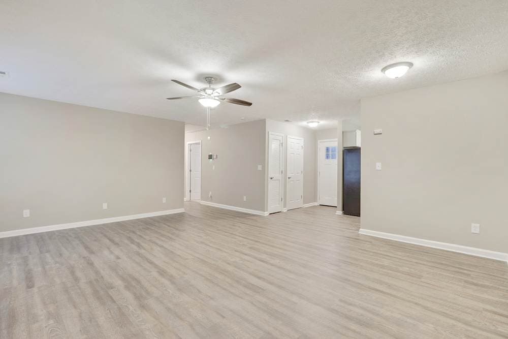 Atlanta House: 627 Waynes Ct Se