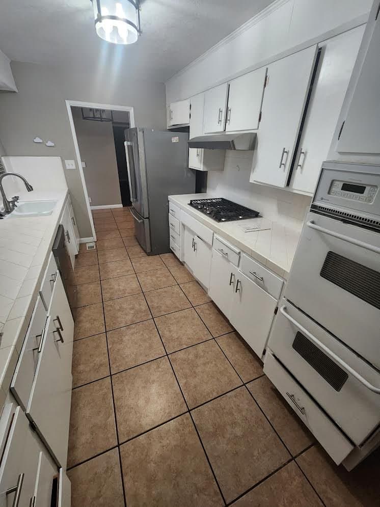 Stockton House: 437 Pickwood Ln