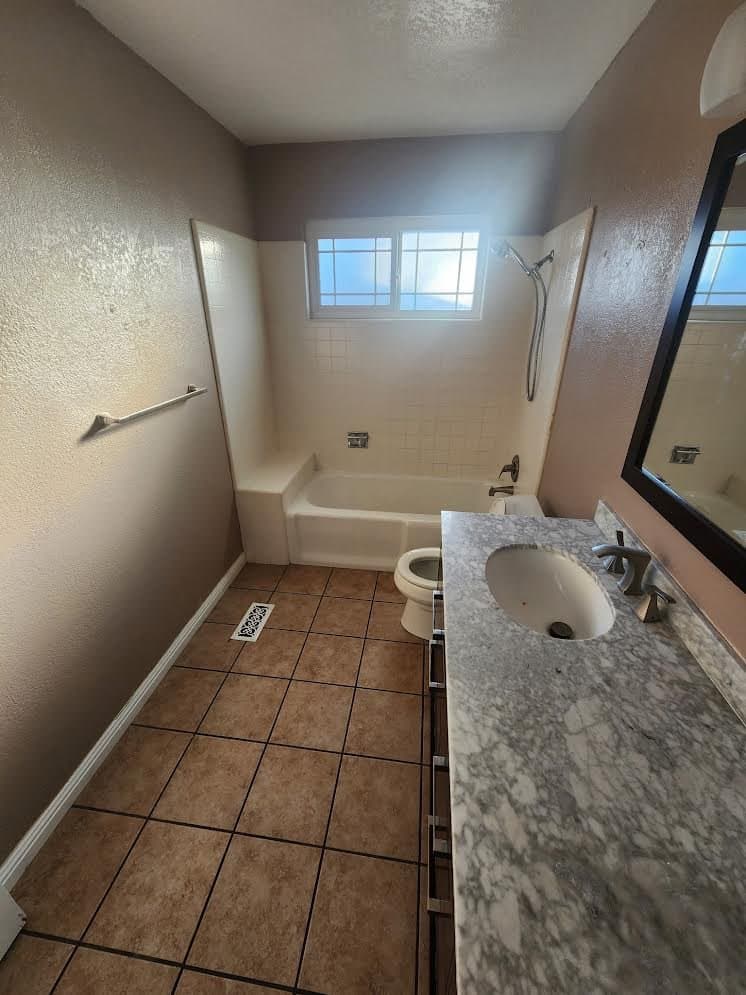 Stockton House: 437 Pickwood Ln