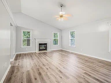 Clayton House: 129 Nelson Ct