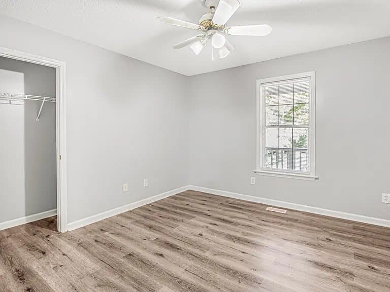Clayton House: 129 Nelson Ct