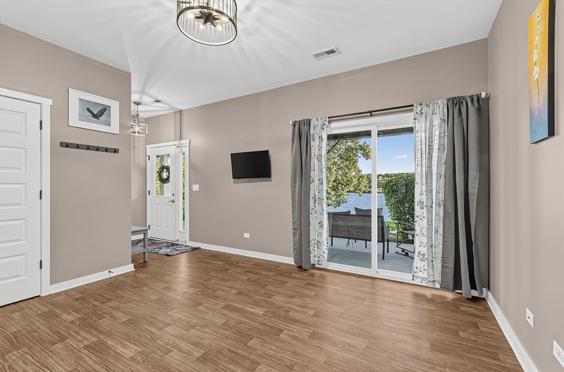 Ottawa Townhome: 5 River Row
