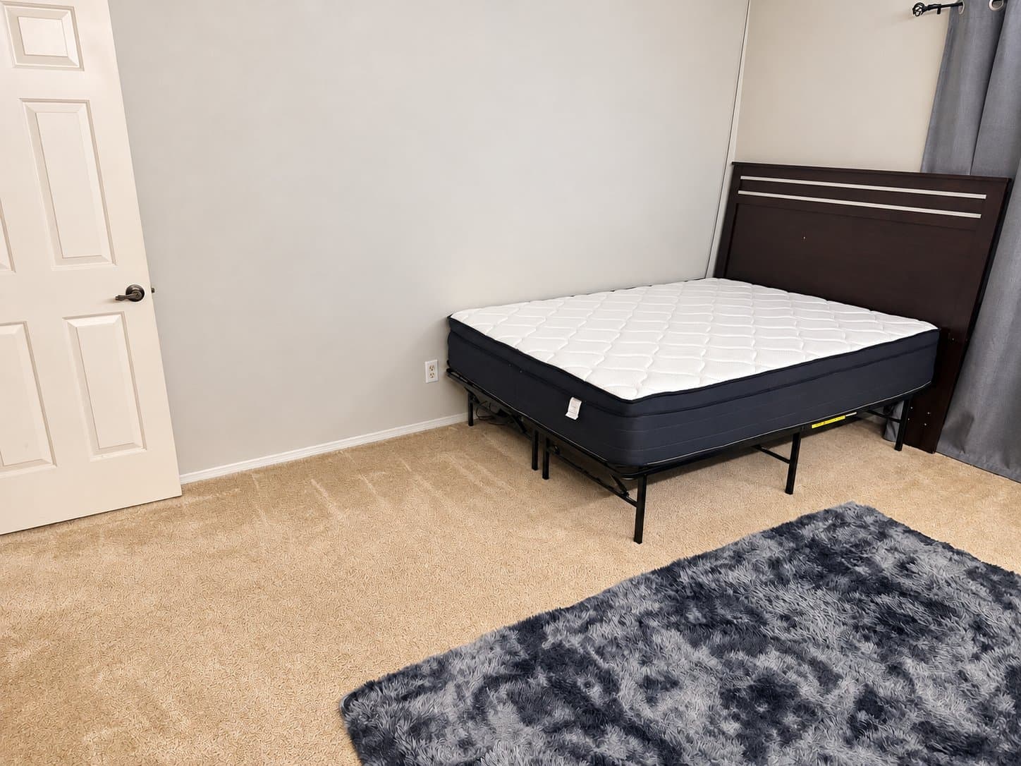 Indianapolis Single Room: 6427 Park Central Drive W